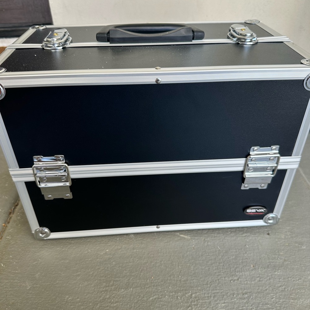 Black Aluminum Trim Makeup/Storage Case